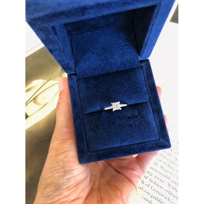 Princess Cut Diamond Ring with 3 Small Side Diamonds Rose Gold - Photo 6