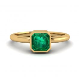 Stylish Square Emerald Ring in 18K Yellow Gold Stylish Square Emerald Ring in 18K Yellow Gold