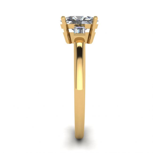 Oval Diamond Side Baguettes Yellow Gold Ring - Photo 2