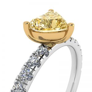 Heart Yellow Diamond 0.5 ct with Side Pave Ring - Photo 1