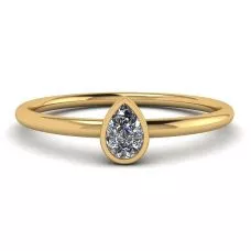 Pear Diamond Small Ring La Promesse Yellow Gold
